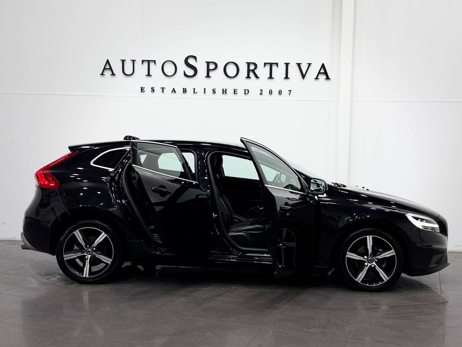 Used Volvo V40 2018 for sale - 77422812: Photo 14