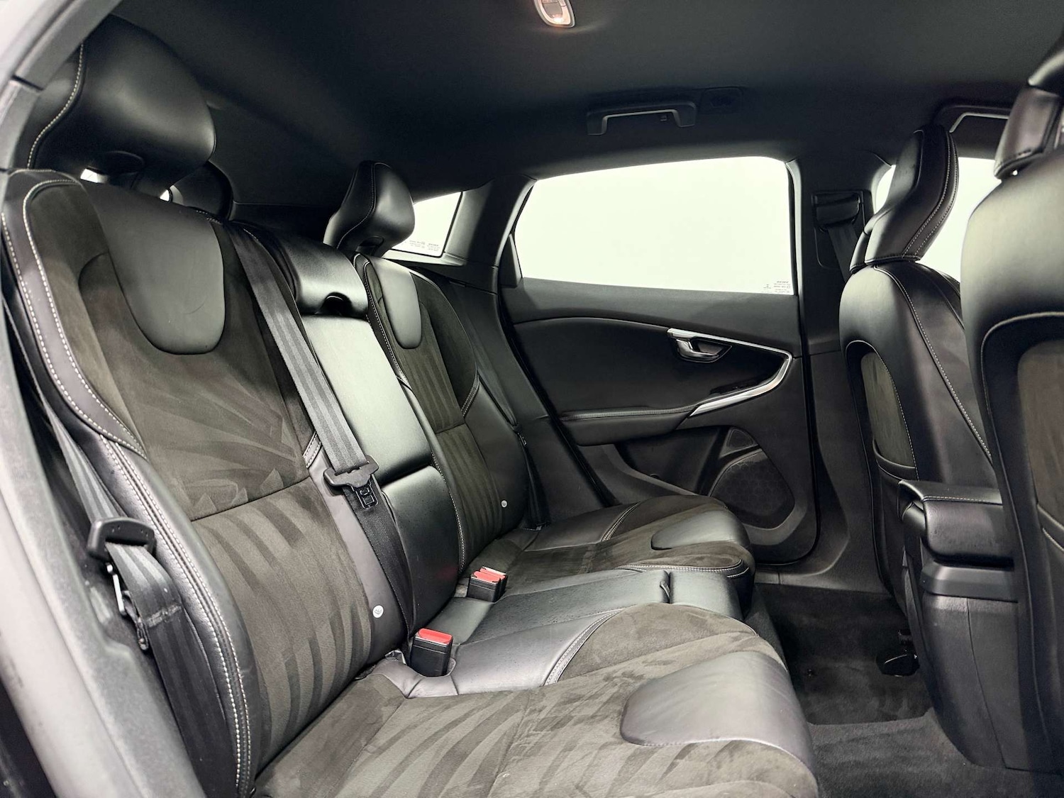 Used Volvo V40 2018 for sale - 77422812: Photo 15