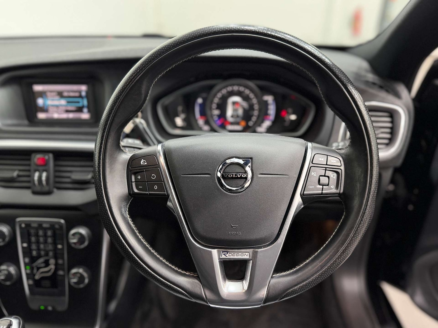 Used Volvo V40 2018 for sale - 77422812: Photo 22