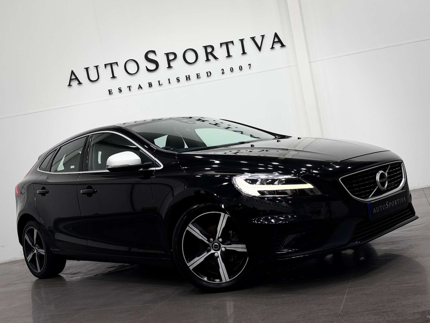 Used Volvo V40 2018 for sale - 77422812: Photo 44