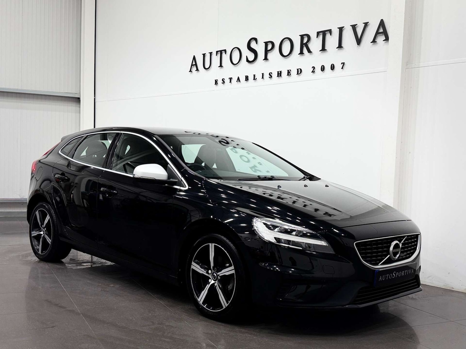 Used Volvo V40 2018 for sale - 77422812: Photo 8