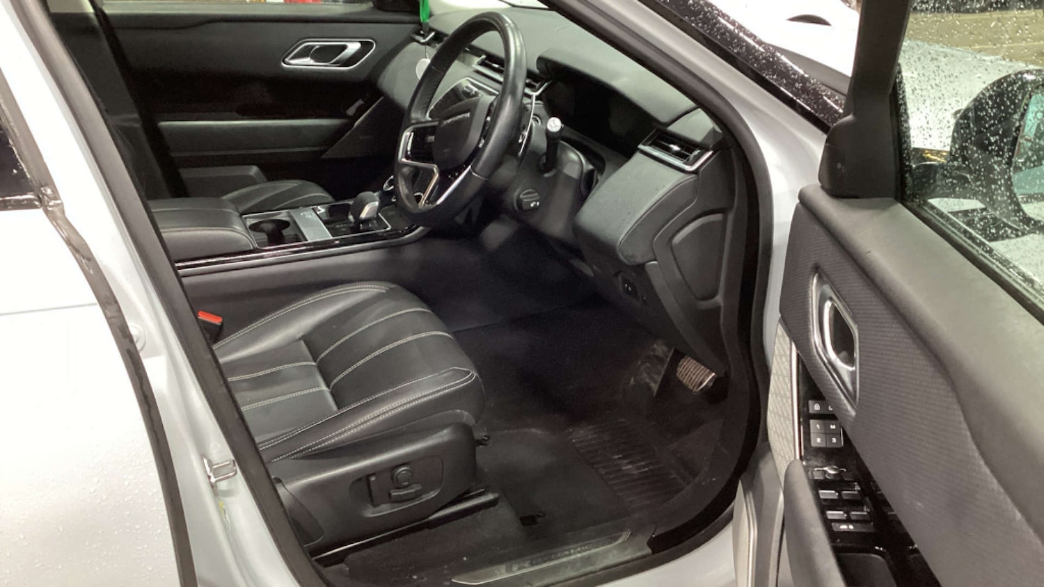 Used Land Rover Range Rover Velar 2022 for sale - 76923089: Photo 2