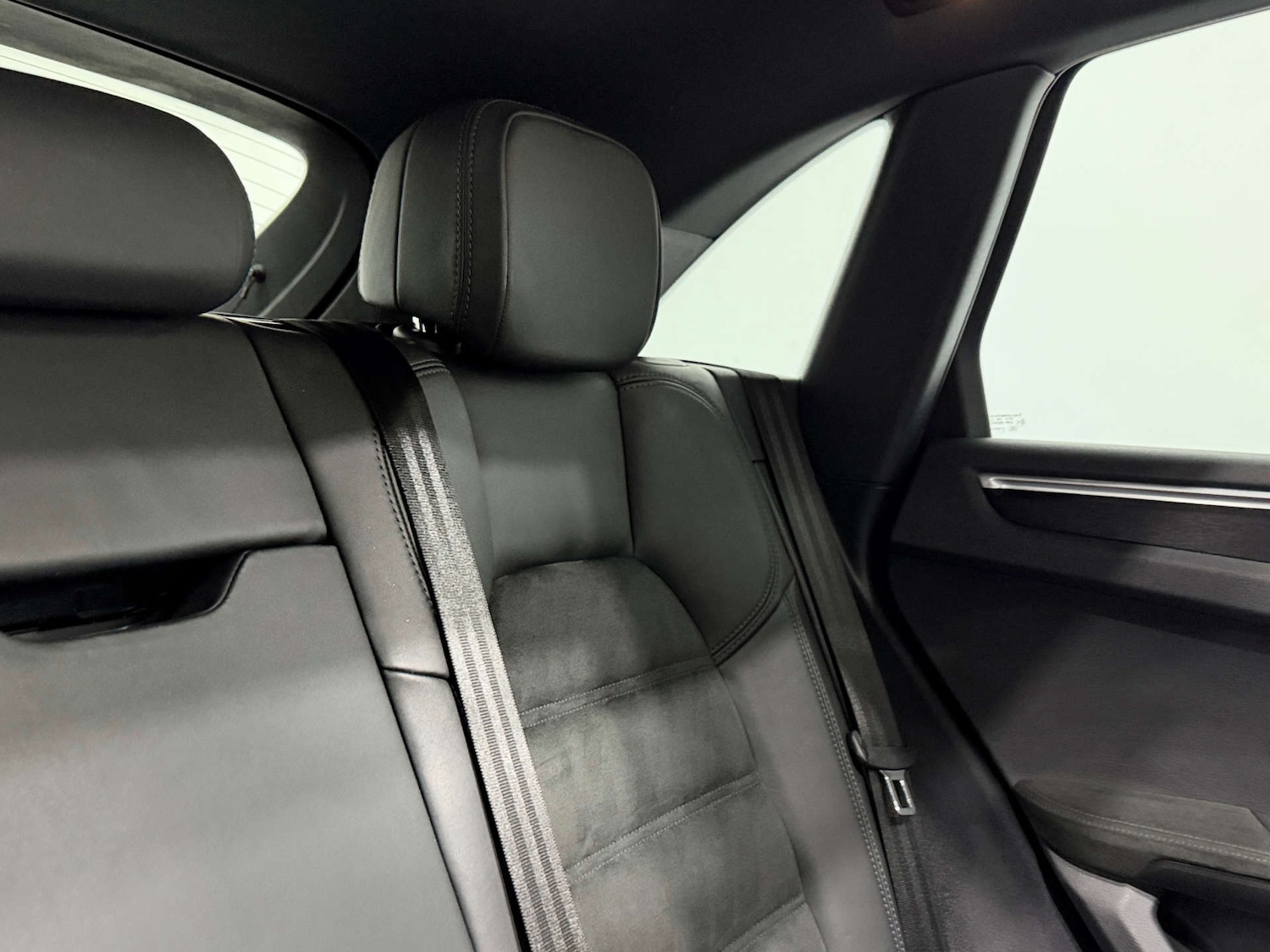 Used Porsche Macan 2022 for sale - 76910572: Photo 17