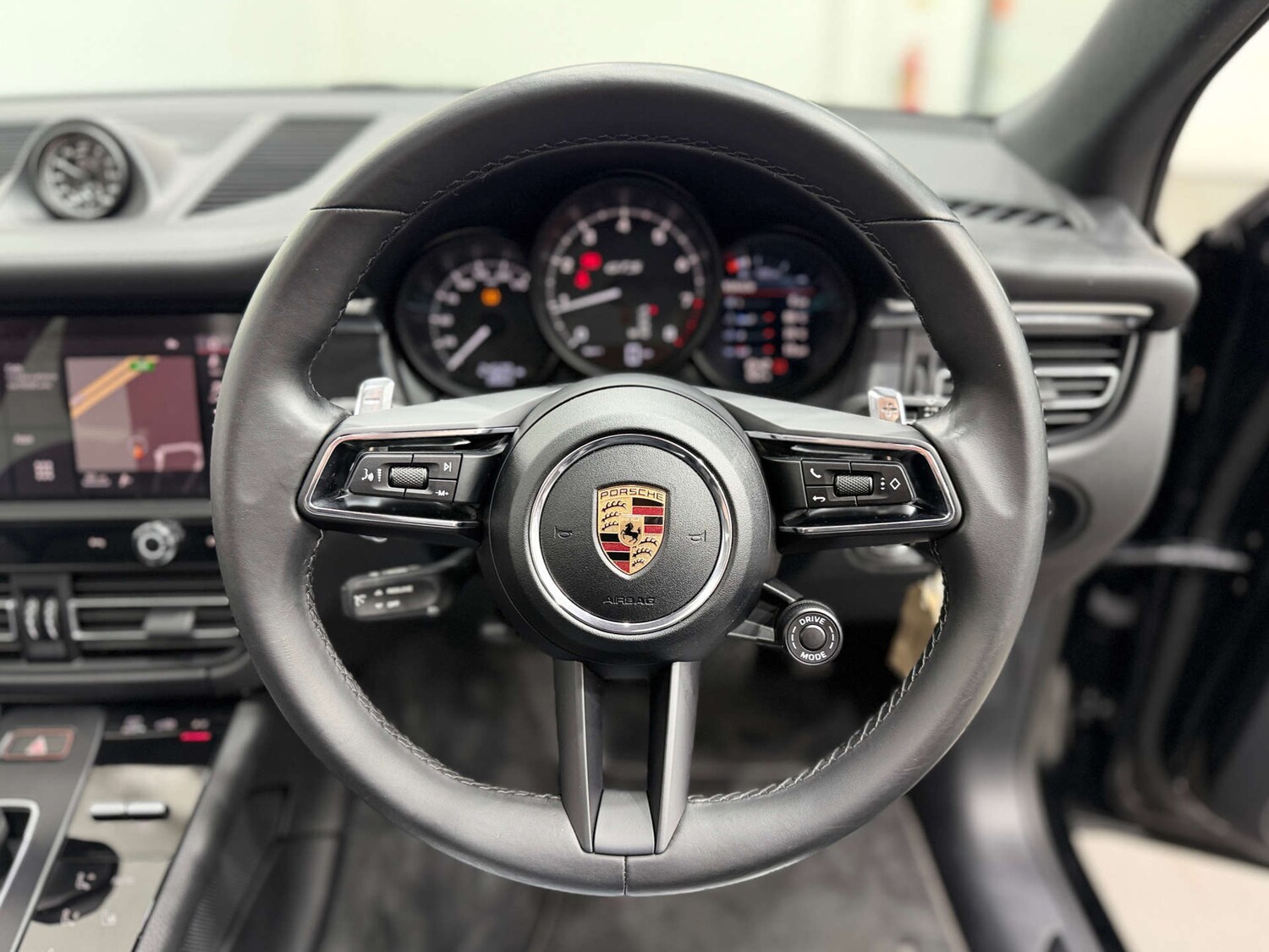 Used Porsche Macan 2022 for sale - 76910572: Photo 25