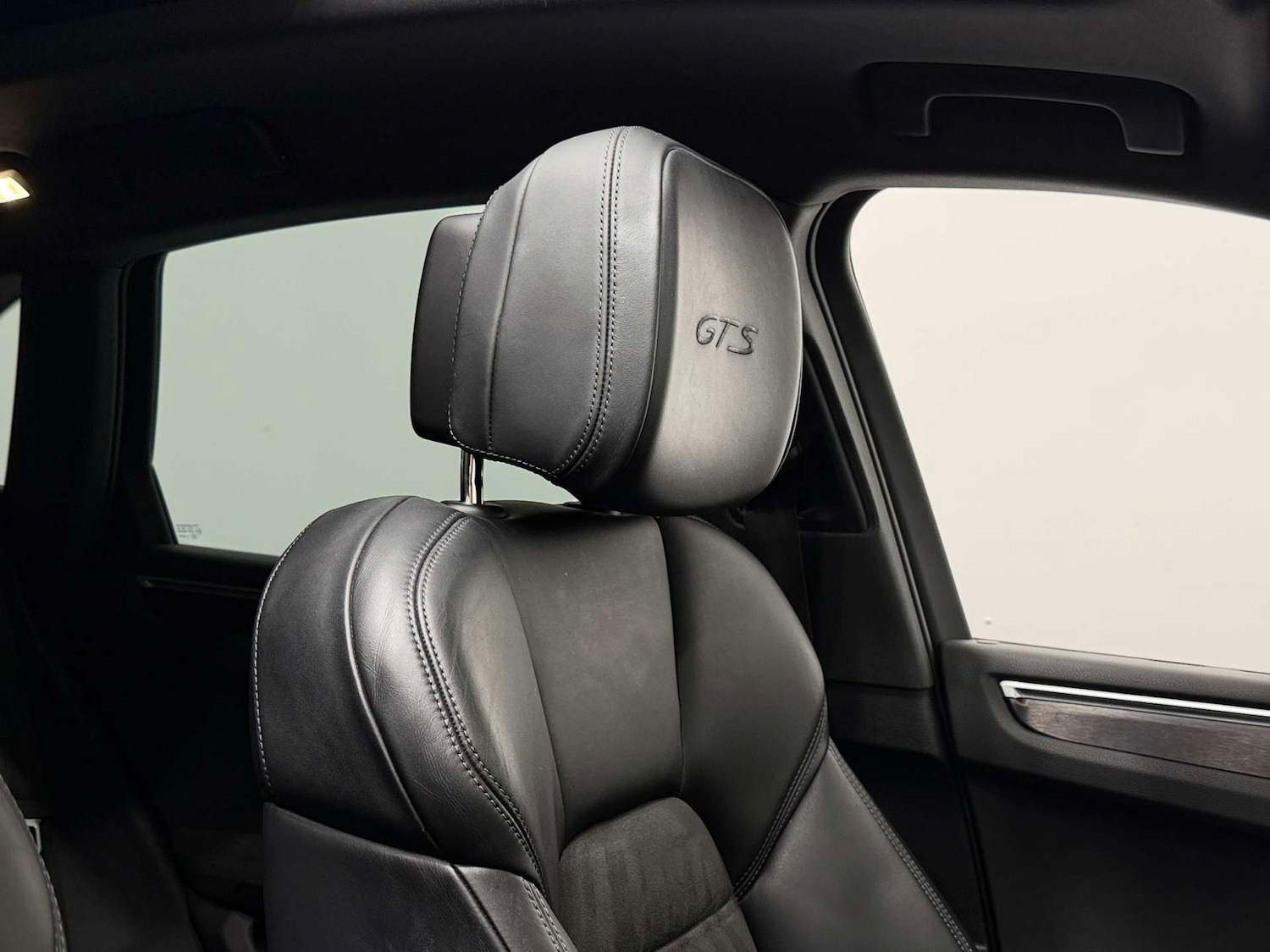 Used Porsche Macan 2022 for sale - 76910572: Photo 43