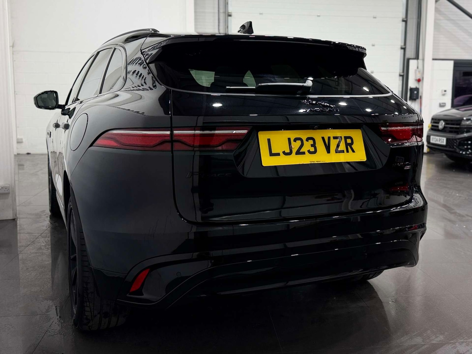 Used Jaguar F-Pace 2023 for sale - 77833938: Photo 11