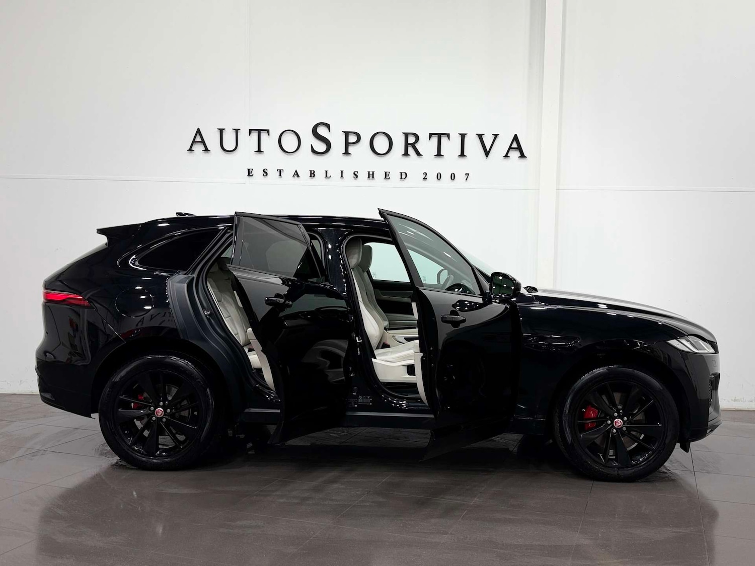 Used Jaguar F-Pace 2023 for sale - 77833938: Photo 15