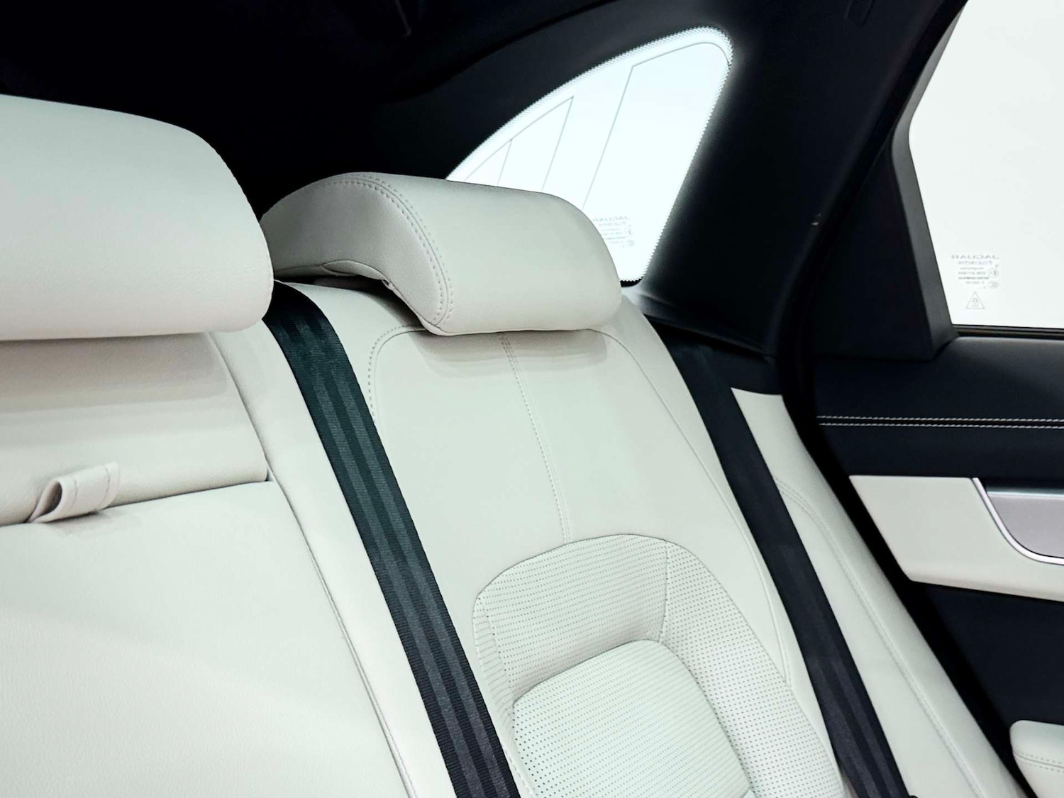 Used Jaguar F-Pace 2023 for sale - 77833938: Photo 17