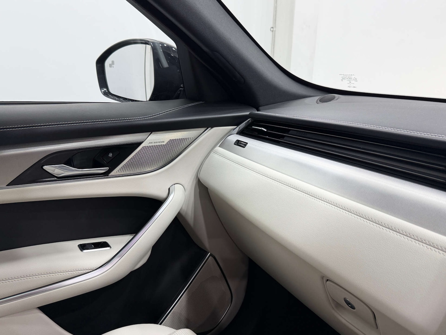 Used Jaguar F-Pace 2023 for sale - 77833938: Photo 35