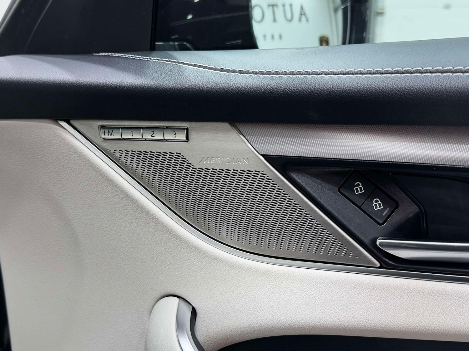 Used Jaguar F-Pace 2023 for sale - 77833938: Photo 36