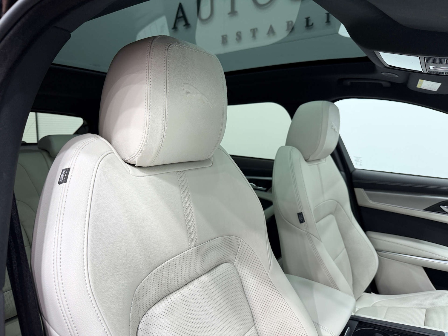 Used Jaguar F-Pace 2023 for sale - 77833938: Photo 38