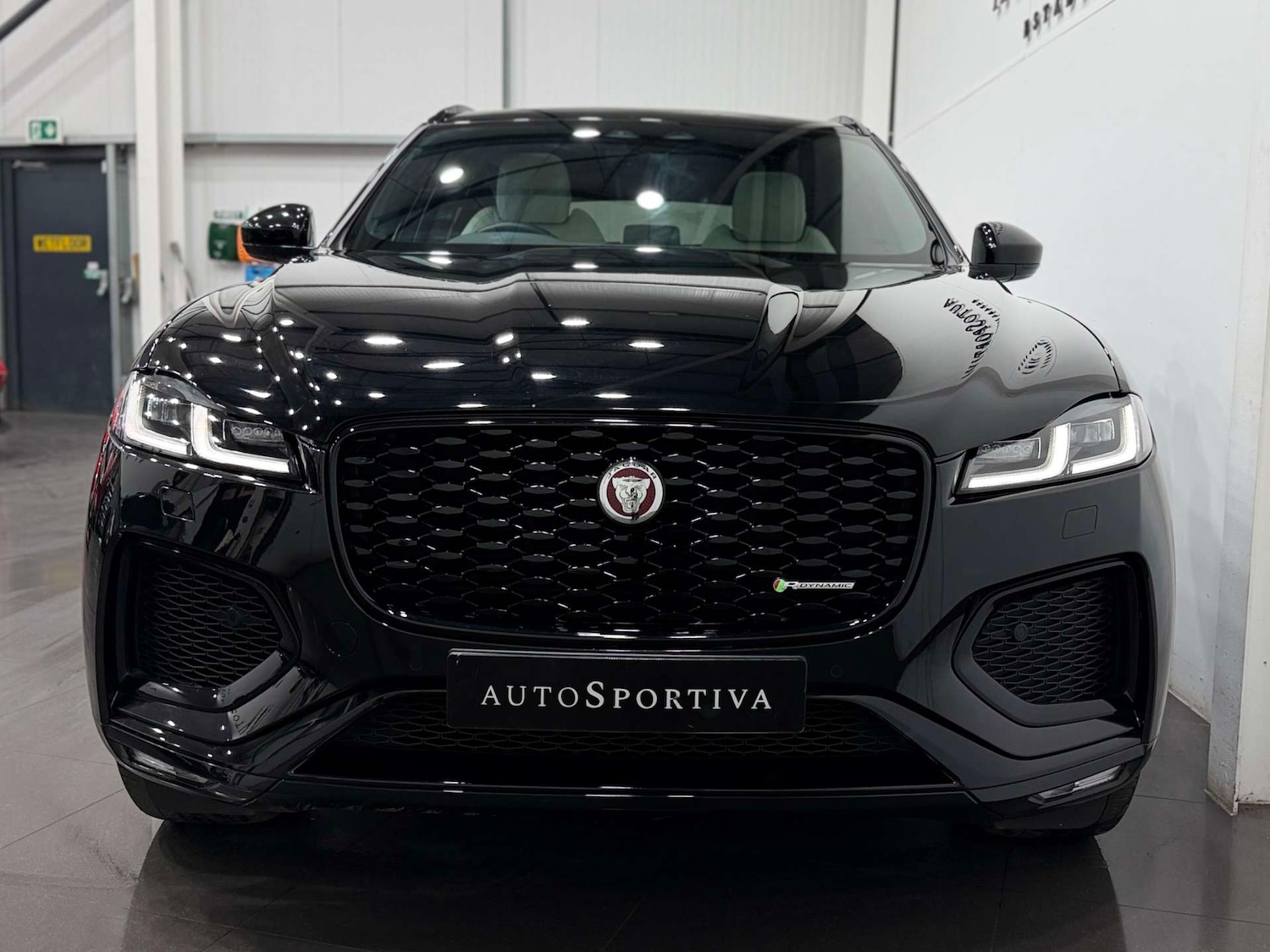 Used Jaguar F-Pace 2023 for sale - 77833938: Photo 9