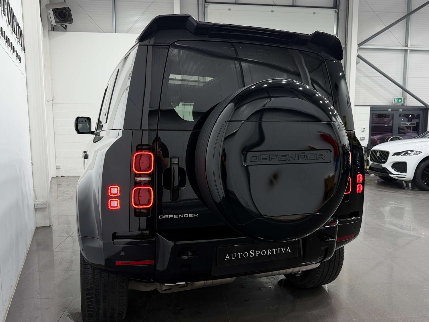 Used Land Rover Defender 2022 for sale - 77833881: Photo 10