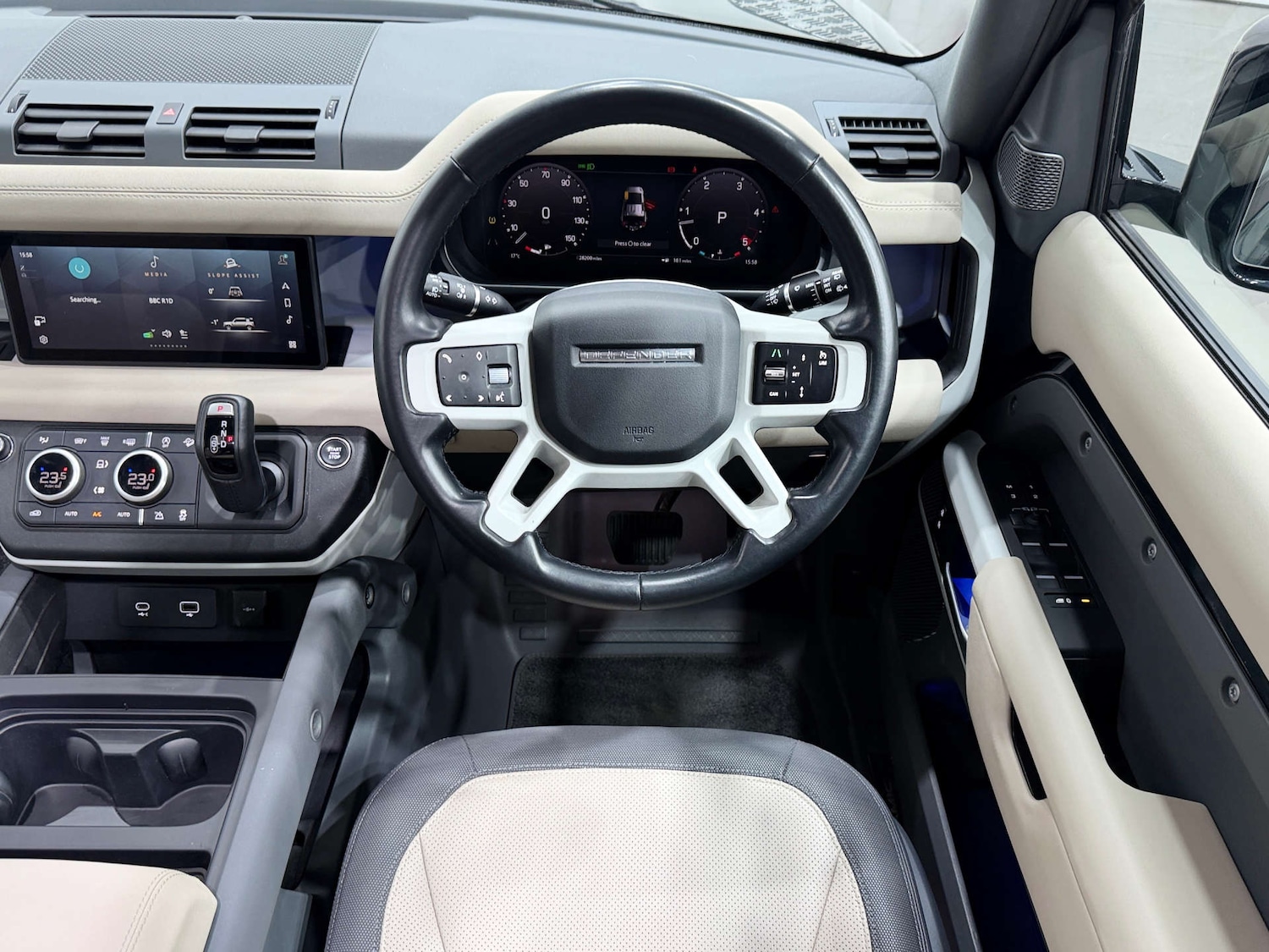 Used Land Rover Defender 2022 for sale - 77833881: Photo 22