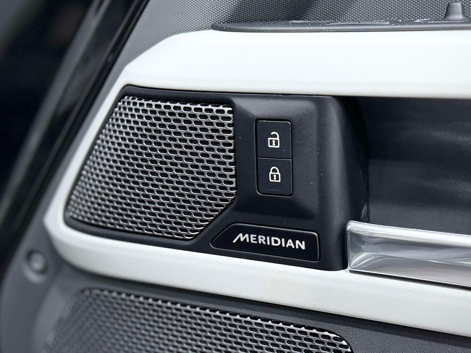 Used Land Rover Defender 2022 for sale - 77833881: Photo 32