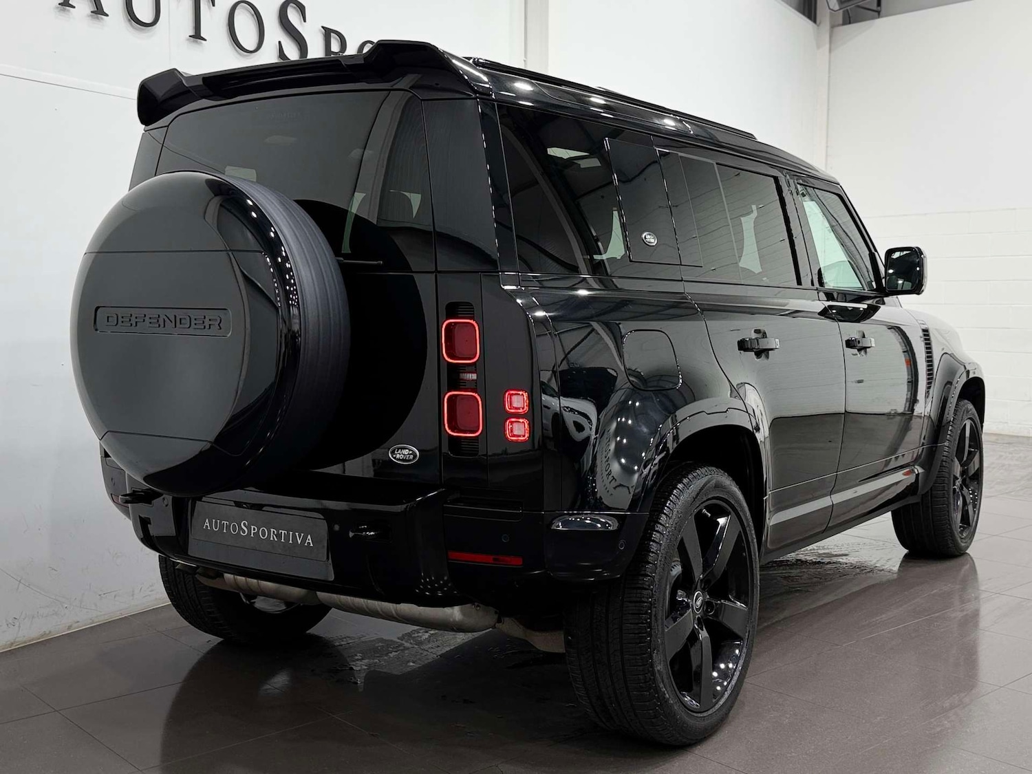 Used Land Rover Defender 2022 for sale - 77833881: Photo 5