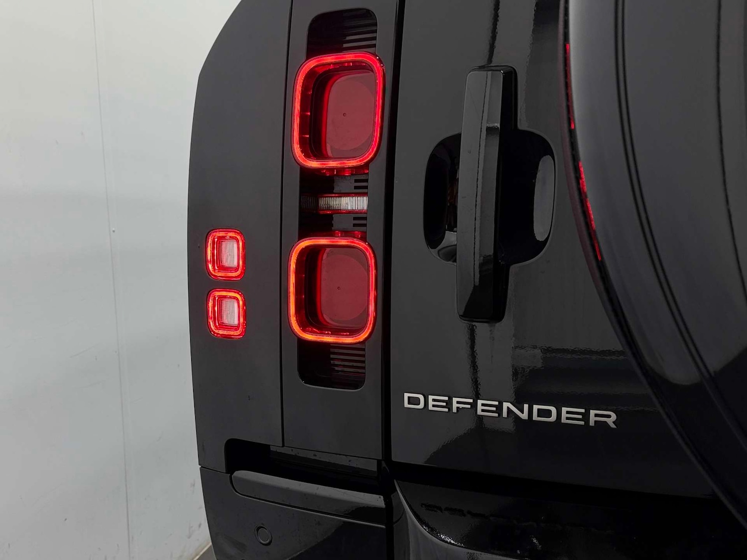 Used Land Rover Defender 2022 for sale - 77833881: Photo 51