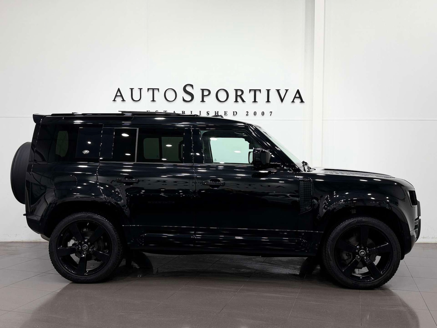 Used Land Rover Defender 2022 for sale - 77833881: Photo 6