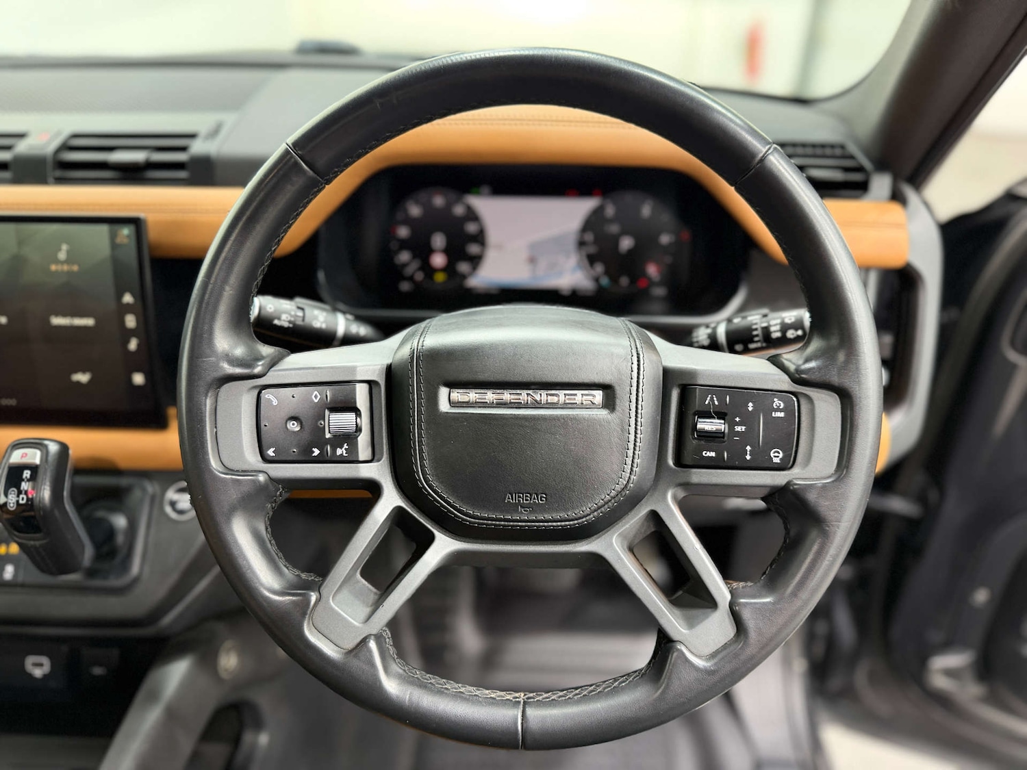 Used Land Rover Defender 2023 for sale - 77833920: Photo 24