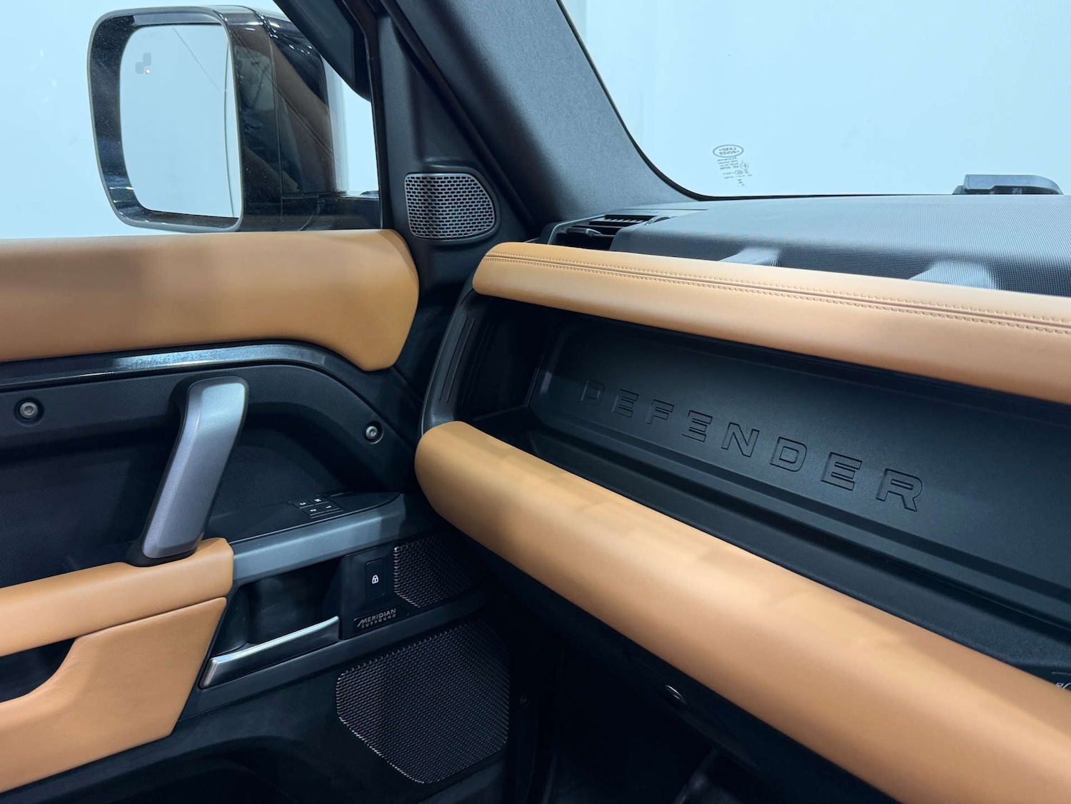 Used Land Rover Defender 2023 for sale - 77833920: Photo 37