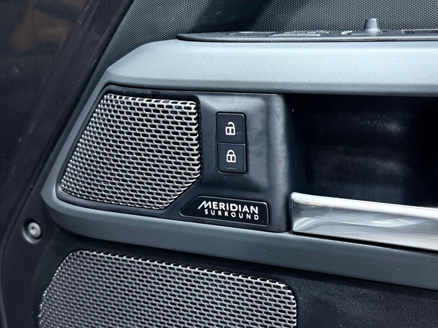 Used Land Rover Defender 2023 for sale - 77833920: Photo 40