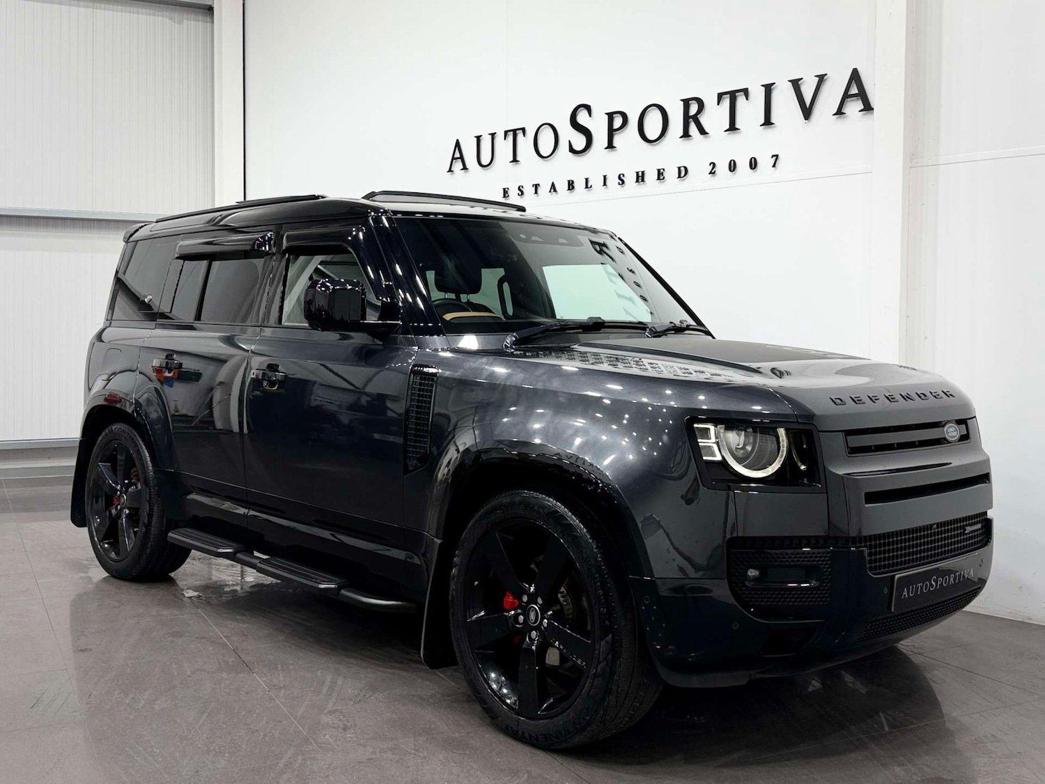 Used Land Rover Defender 2023 for sale - 77833920: Photo 8