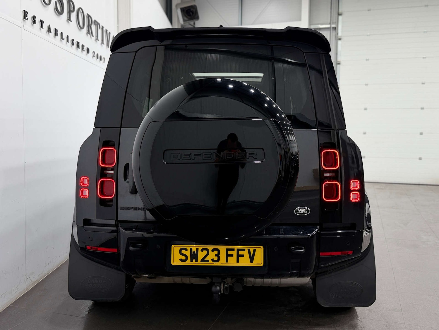 Used Land Rover Defender 2023 for sale - 77833920: Photo 9