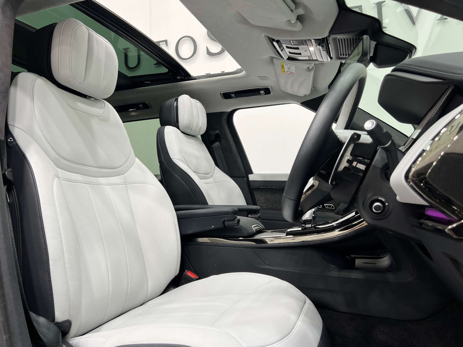 Used Land Rover Range Rover Sport 2023 for sale - 77833847: Photo 2