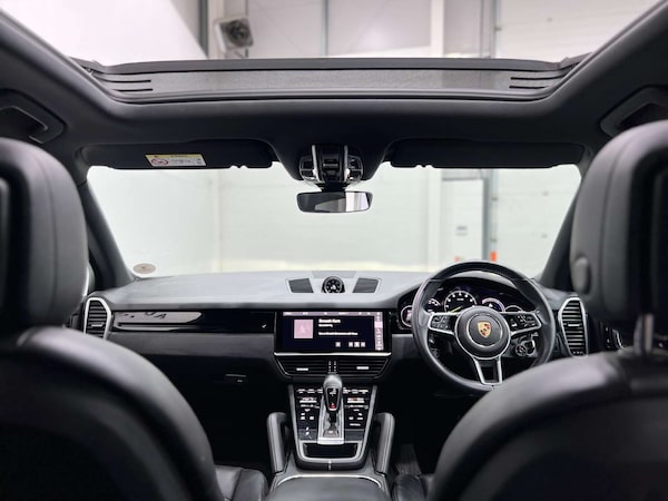 Used Porsche Cayenne 2021 for sale - 74938470: Photo 2