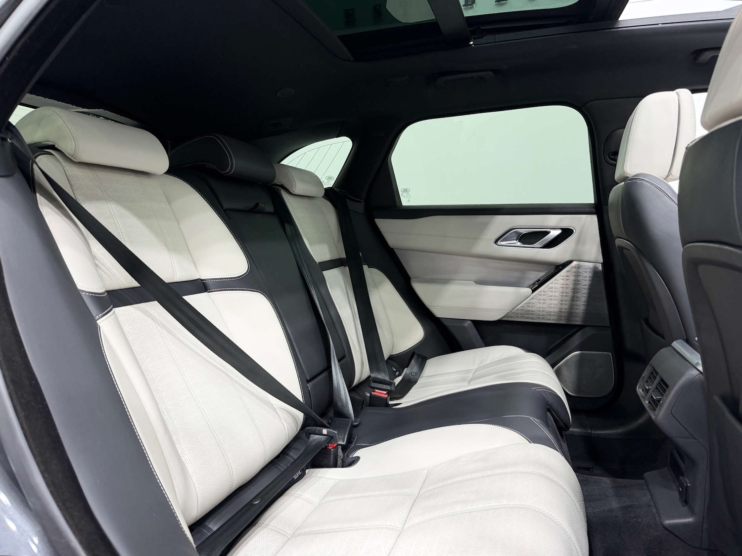 Used Land Rover Range Rover Velar 2022 for sale - 77833959: Photo 16