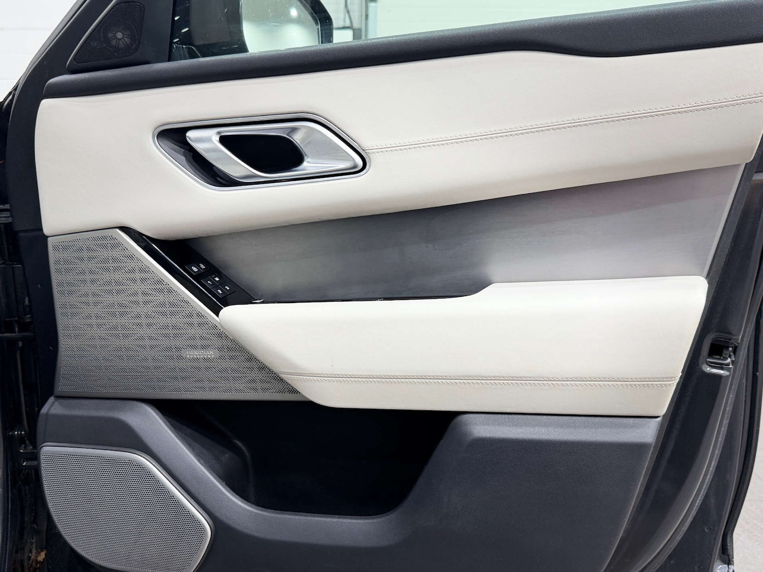 Used Land Rover Range Rover Velar 2022 for sale - 77833959: Photo 37