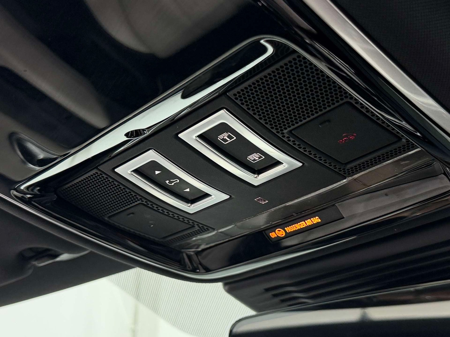 Used Land Rover Range Rover Velar 2022 for sale - 77833959: Photo 40