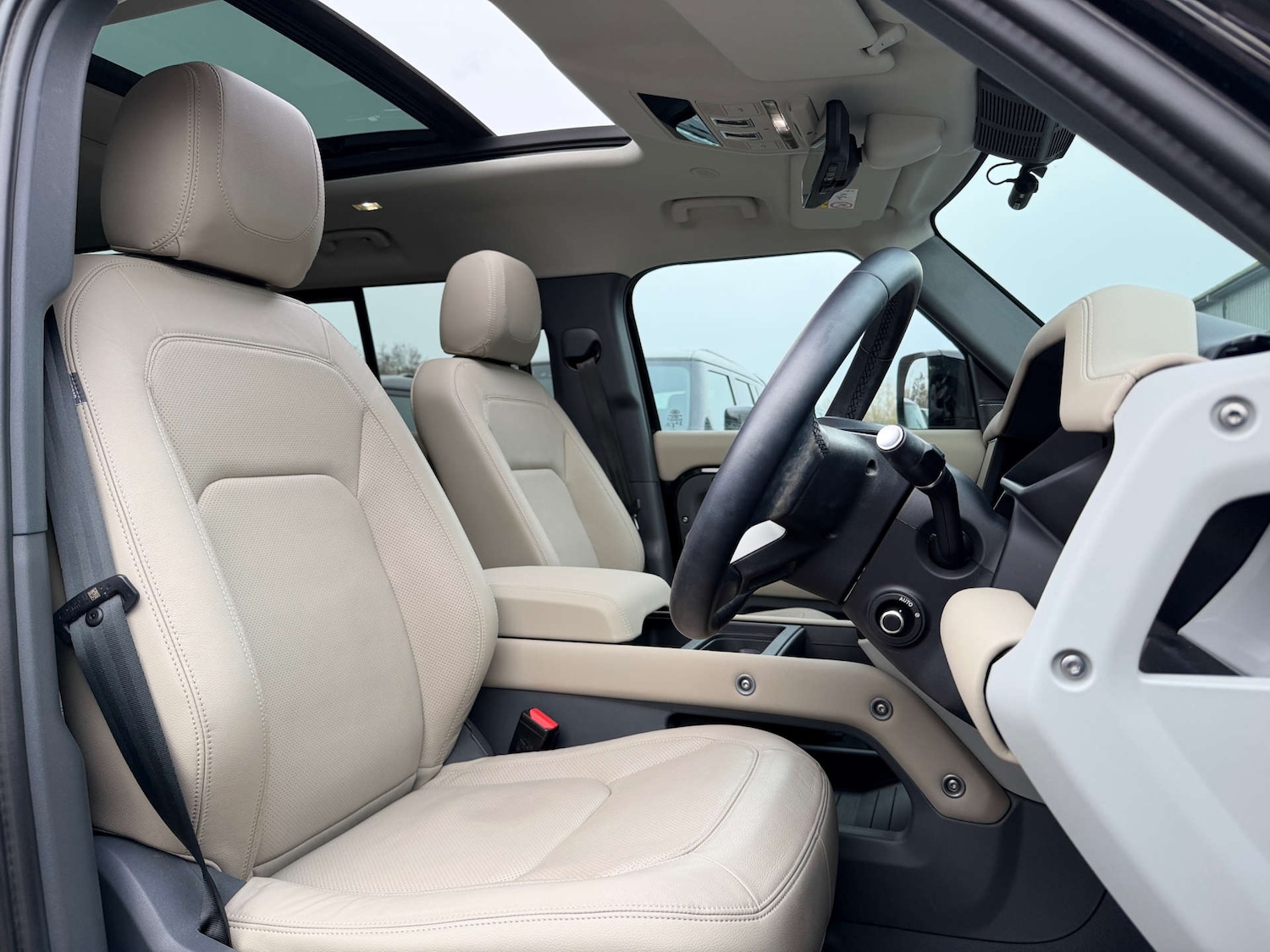 Used Land Rover Defender 2024 for sale - 77877352: Photo 2