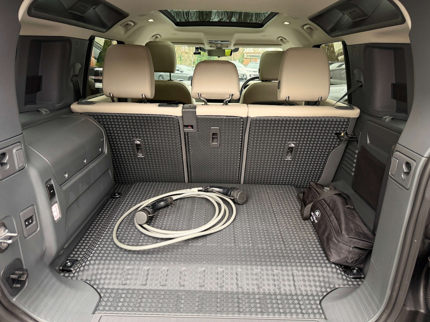 Used Land Rover Defender 2024 for sale - 77877352: Photo 23