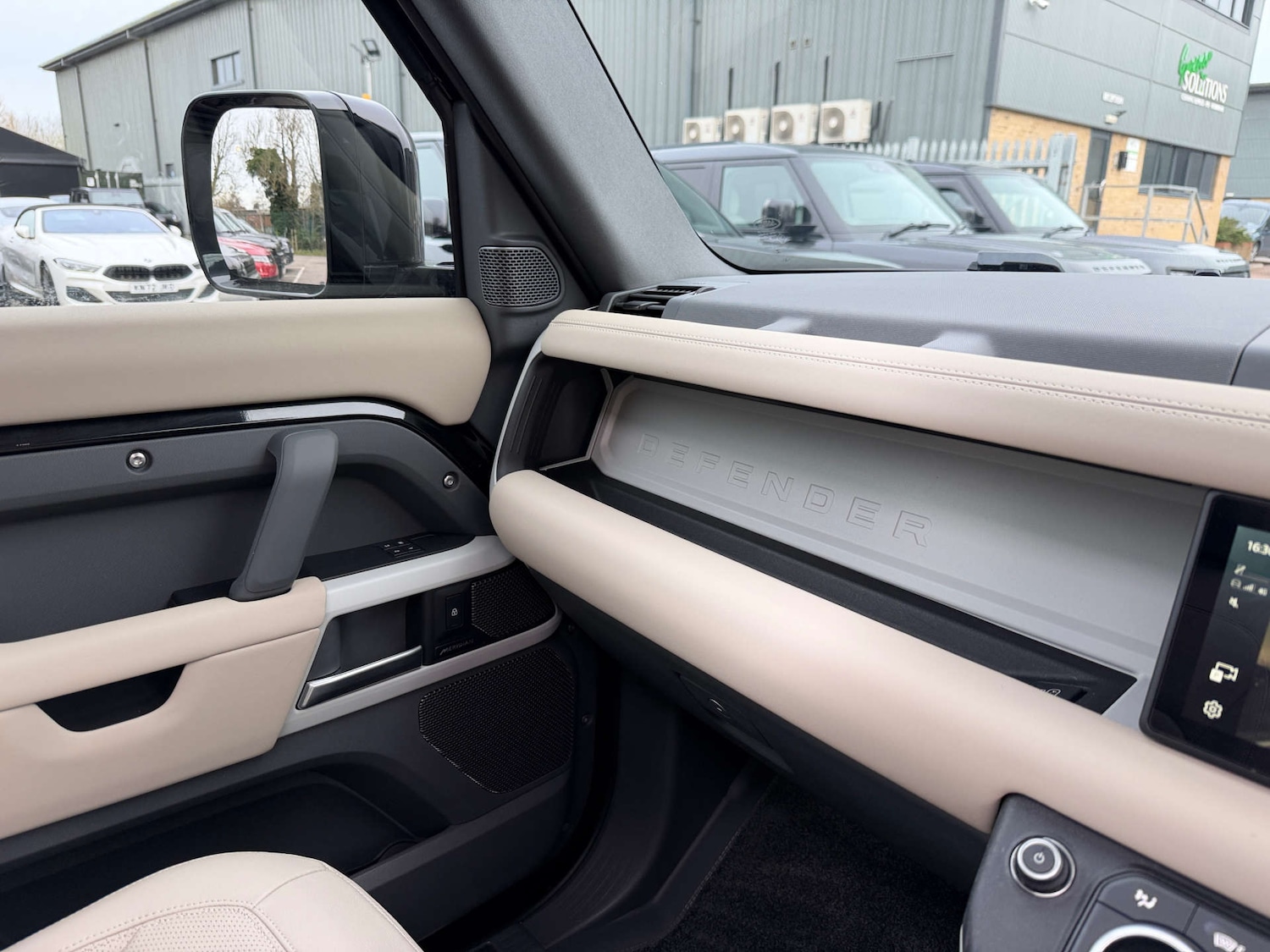 Used Land Rover Defender 2024 for sale - 77877352: Photo 24