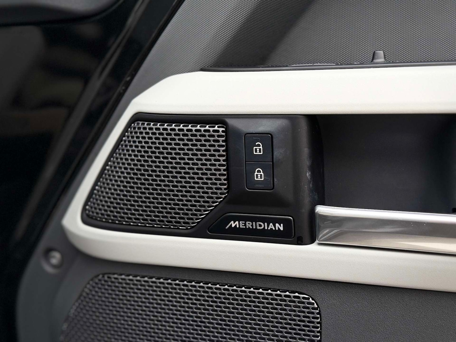 Used Land Rover Defender 2024 for sale - 77877352: Photo 26