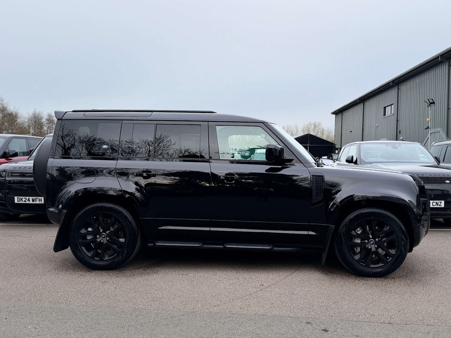 Used Land Rover Defender 2024 for sale - 77877352: Photo 6