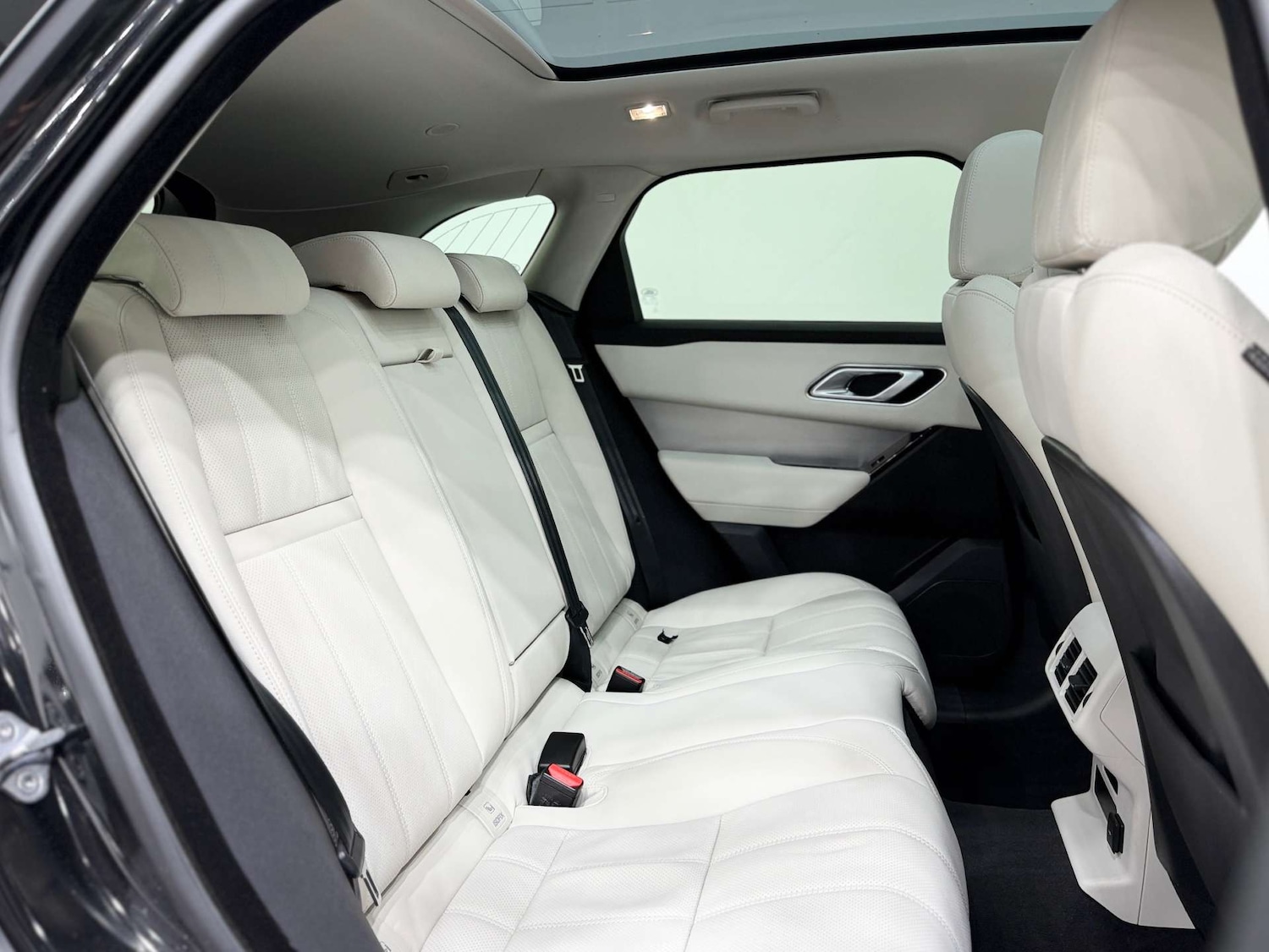 Used Land Rover Range Rover Velar 2022 for sale - 77833932: Photo 16