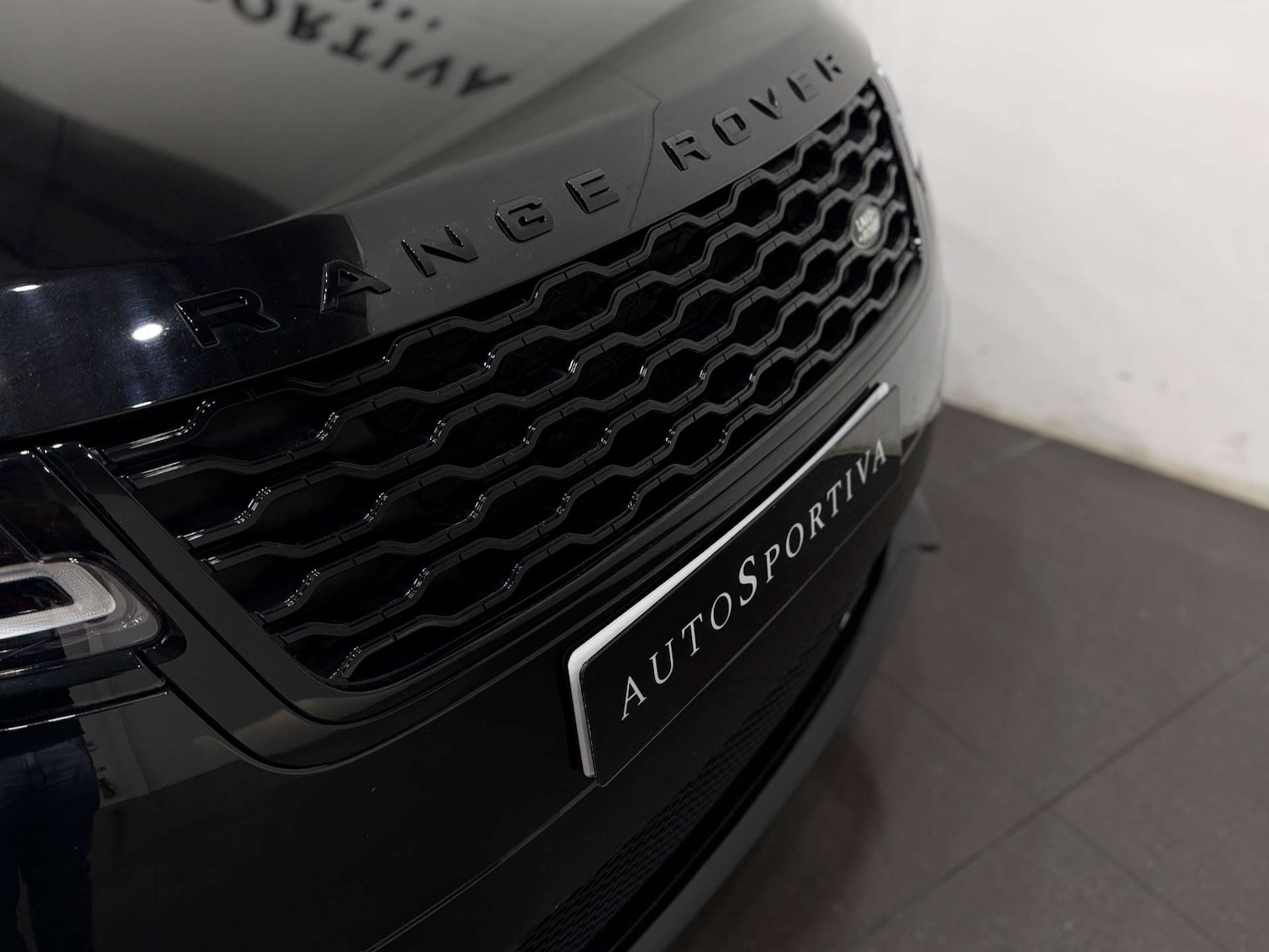 Used Land Rover Range Rover Velar 2022 for sale - 77833932: Photo 32