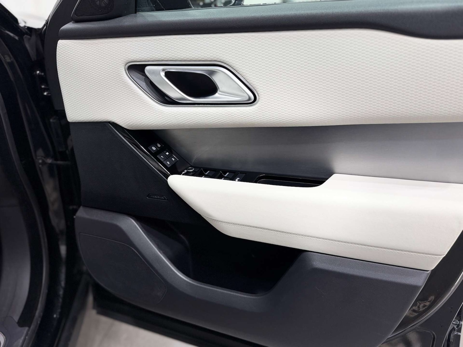 Used Land Rover Range Rover Velar 2022 for sale - 77833932: Photo 36