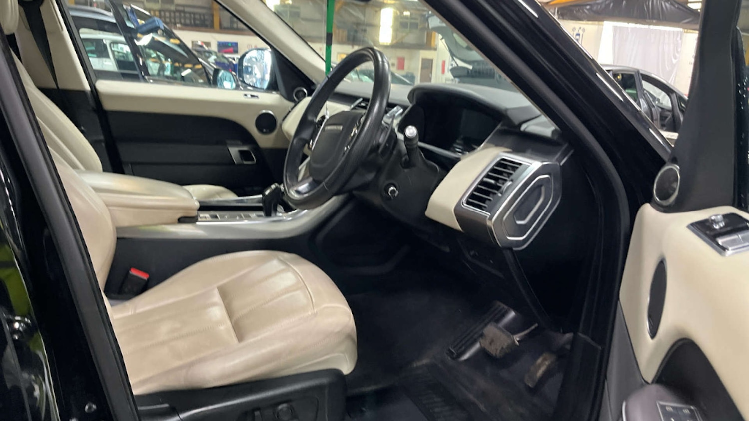 Used Land Rover Range Rover Sport 2022 for sale - 77877346: Photo 2