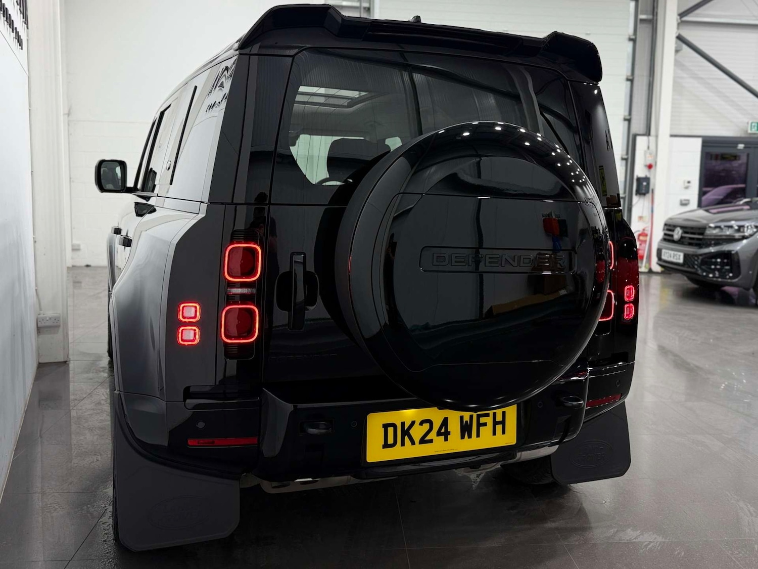 Used Land Rover Defender 2024 for sale - 77833939: Photo 11