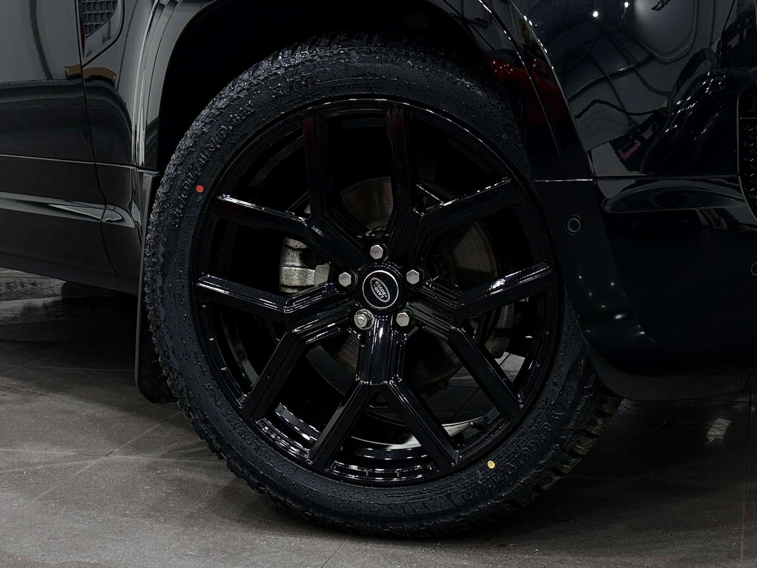 Used Land Rover Defender 2024 for sale - 77833939: Photo 13