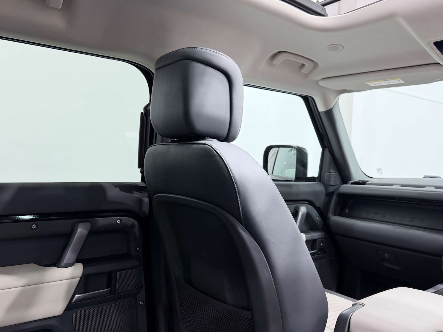 Used Land Rover Defender 2024 for sale - 77833939: Photo 19