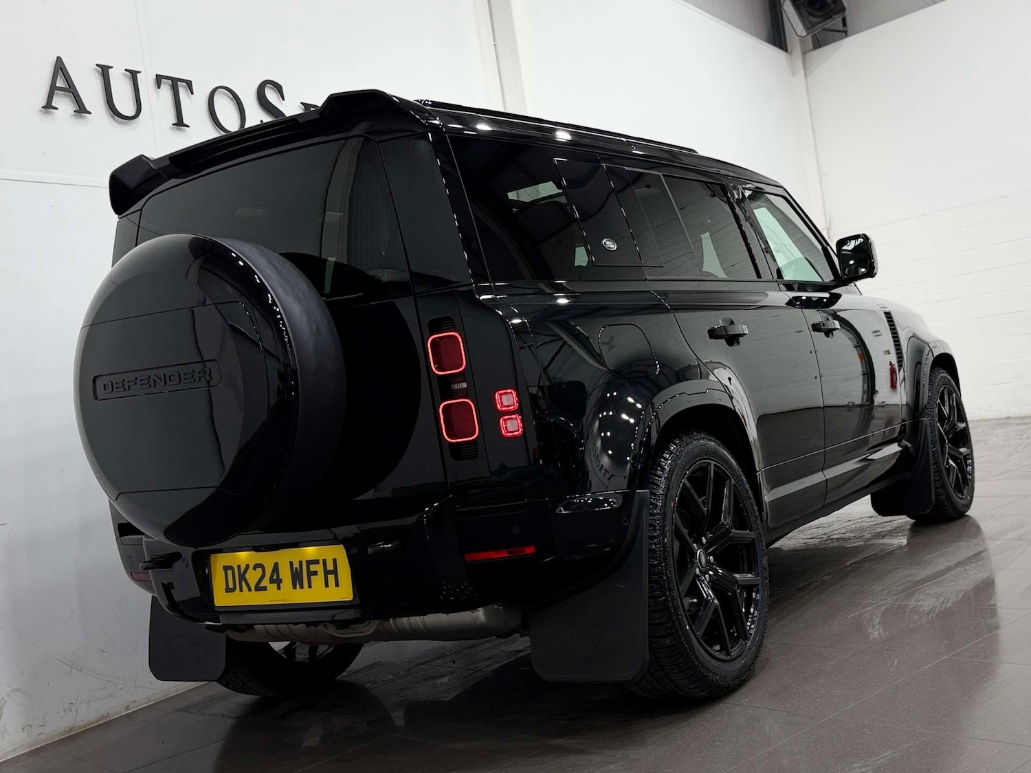 Used Land Rover Defender 2024 for sale - 77833939: Photo 27