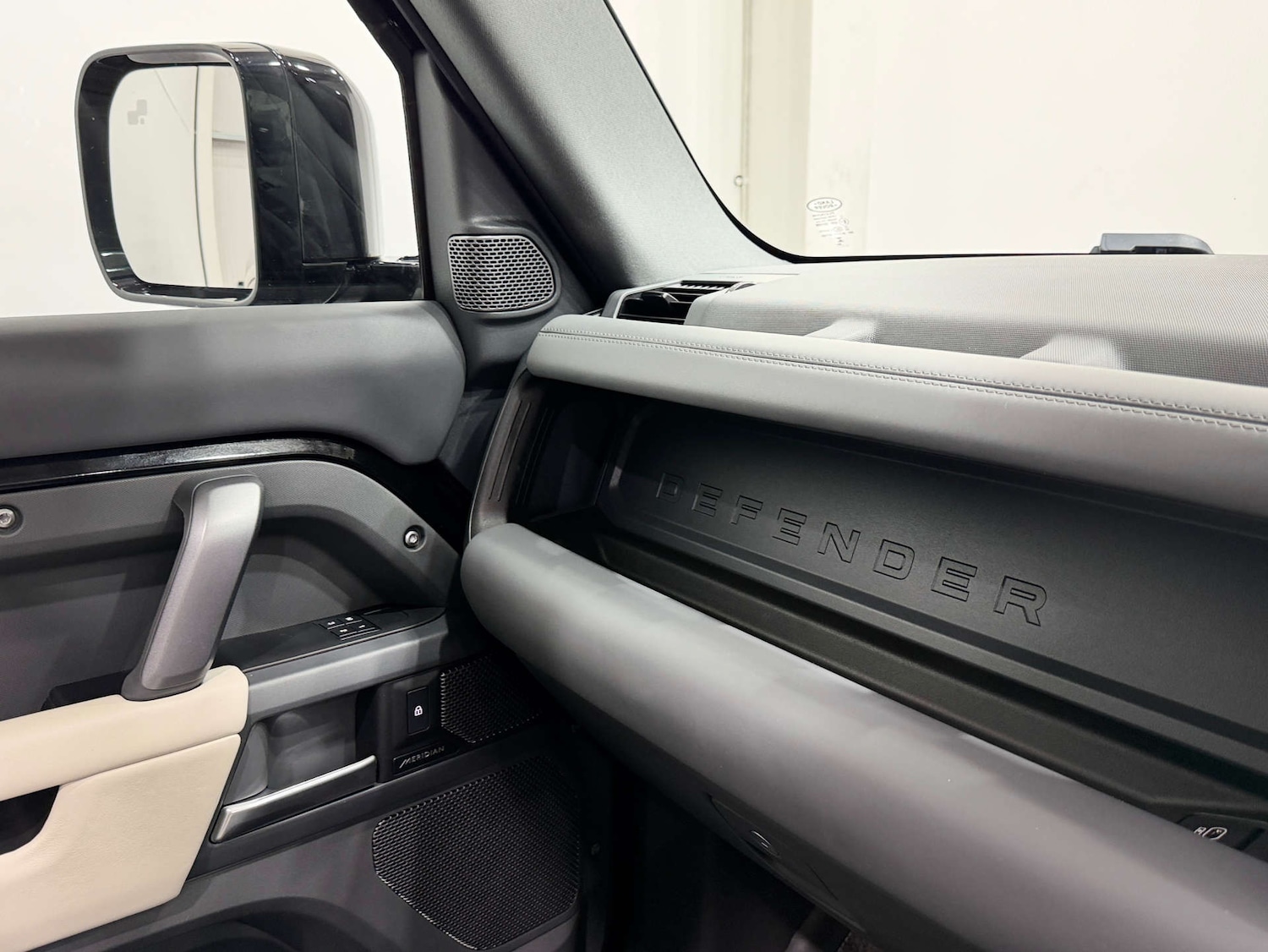 Used Land Rover Defender 2024 for sale - 77833939: Photo 39