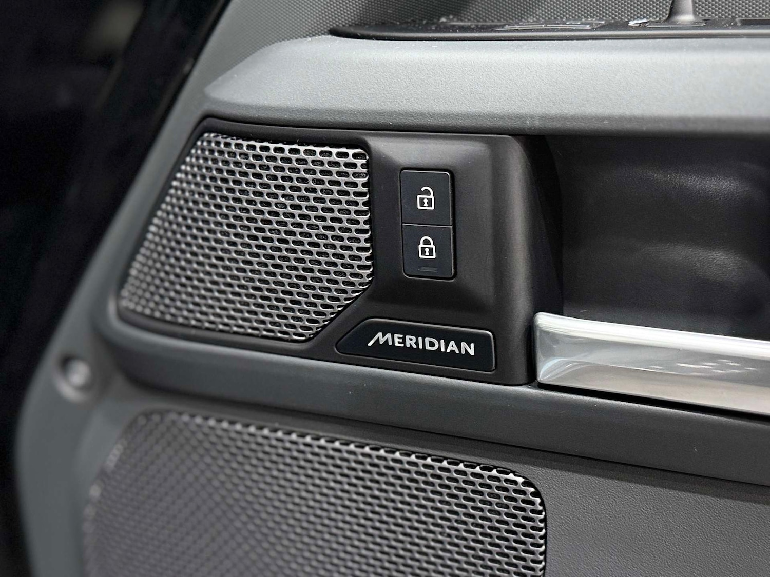 Used Land Rover Defender 2024 for sale - 77833939: Photo 41