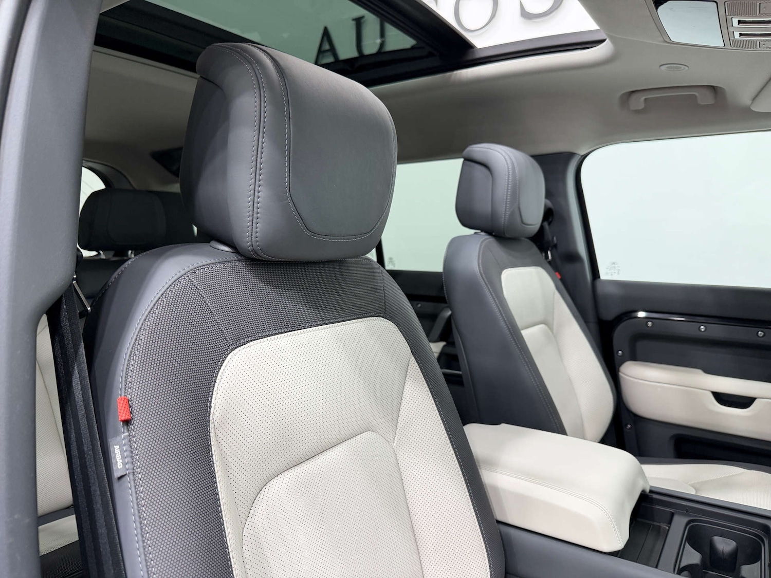 Used Land Rover Defender 2024 for sale - 77833939: Photo 45