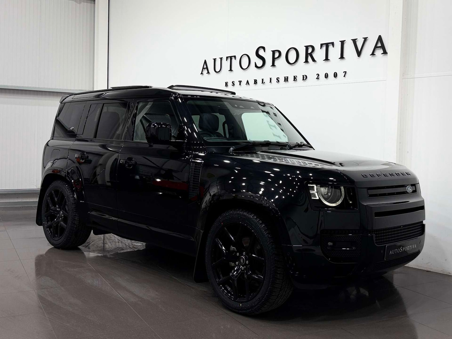 Used Land Rover Defender 2024 for sale - 77833939: Photo 8