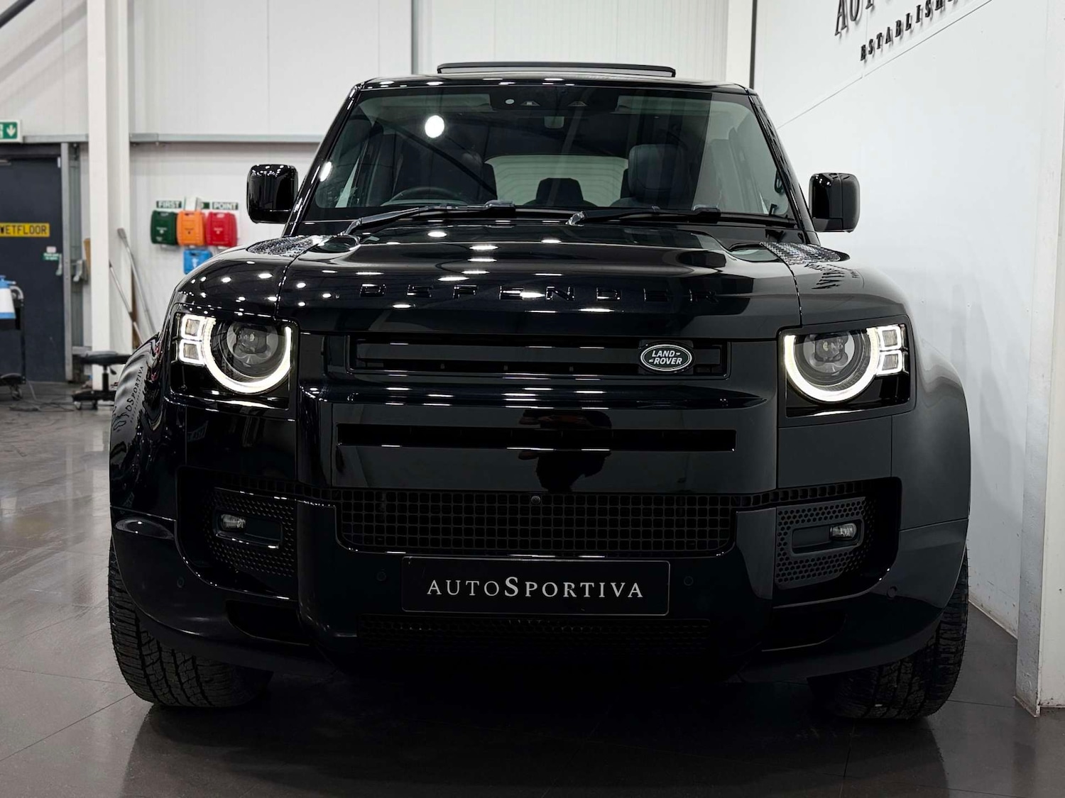 Used Land Rover Defender 2024 for sale - 77833939: Photo 9